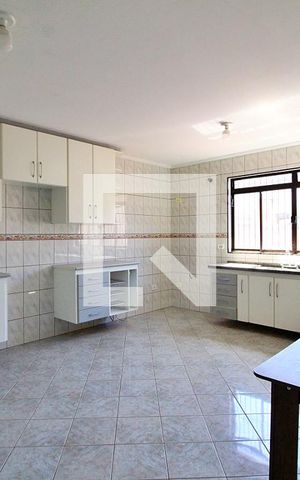 Casa à venda com 320m², 5 quartos e 10 vagasCozinha