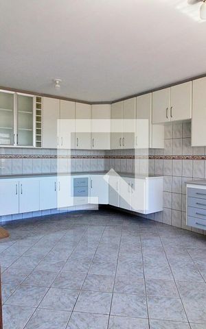 Casa à venda com 320m², 5 quartos e 10 vagasCozinha