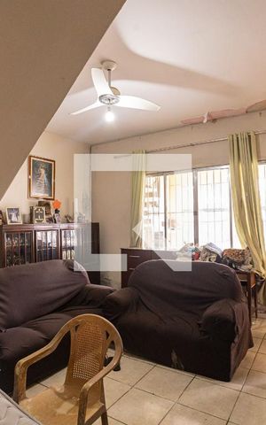 Casa à venda com 542m², 2 quartos e 3 vagasSala