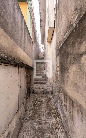 Casa à venda com 542m², 2 quartos e 3 vagasCorredor Lateral