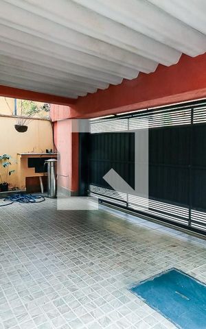 Casa à venda com 470m², 4 quartos e 2 vagas Casa à venda com 470m², 4 quartos e 2 vagasGaragem