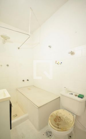 Apartamento à venda com 58m², 2 quartos e sem vagaBanheiro Social