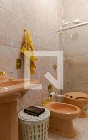 Casa à venda com 358m², 4 quartos e 3 vagasBanheiro da Suíte 02