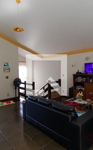 Casa à venda com 358m², 4 quartos e 3 vagasSalas Íntimas