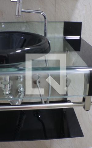 Casa à venda com 150m², 3 quartos e sem vagaBanheiro da Suíte