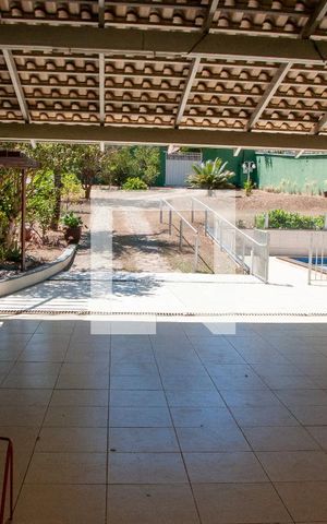 Casa para alugar com 650m², 4 quartos e 6 vagas Casa para alugar com 650m², 4 quartos e 6 vagasGaragem