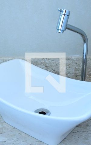 Apartamento para alugar com 105m², 2 quartos e 2 vagasBanheiro