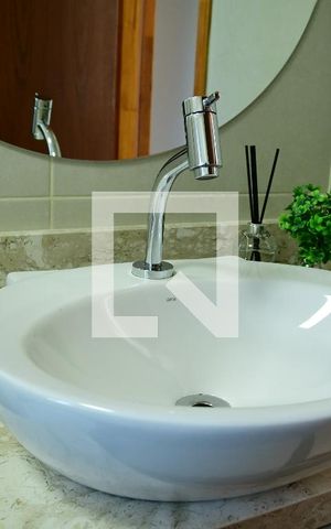 Apartamento para alugar com 105m², 2 quartos e 2 vagasBanheiro