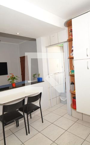 Apartamento à venda com 58m², 2 quartos e sem vagaCozinha e Área de Serviço