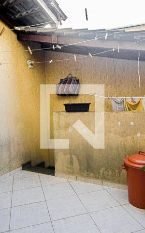 Casa à venda com 182m², 3 quartos e 3 vagas Casa à venda com 182m², 3 quartos e 3 vagasQuintal