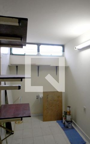 Casa para alugar com 300m², 3 quartos e 3 vagasDepósito