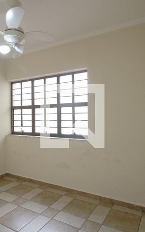 Casa para alugar com 300m², 3 quartos e 3 vagasEscritório