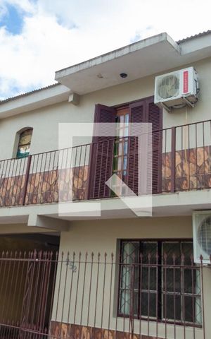 Casa à venda com 140m², 2 quartos e 2 vagasFachada