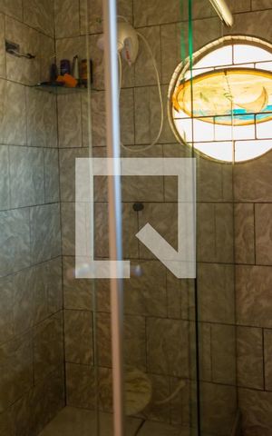 Casa à venda com 140m², 2 quartos e 2 vagasBanheiro 1