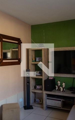 Casa à venda com 140m², 2 quartos e 2 vagasSala