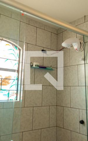 Casa à venda com 140m², 2 quartos e 2 vagasBanheiro da Suíte