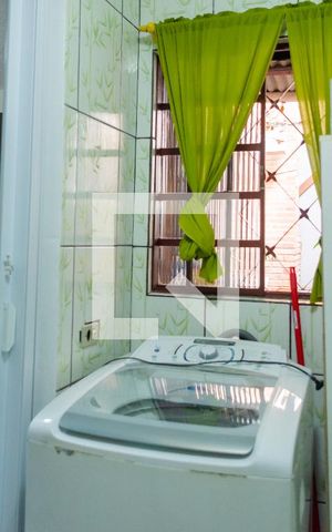 Casa à venda com 140m², 2 quartos e 2 vagasCozinha e Área de Serviço