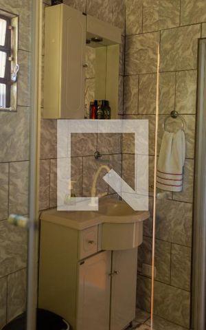 Casa à venda com 140m², 2 quartos e 2 vagasBanheiro 1