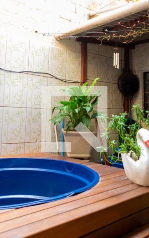 Casa à venda com 140m², 2 quartos e 2 vagasPiscina