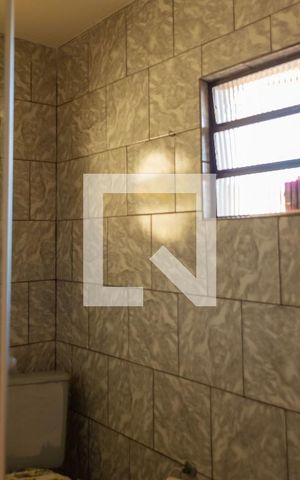 Casa à venda com 140m², 2 quartos e 2 vagasBanheiro 1