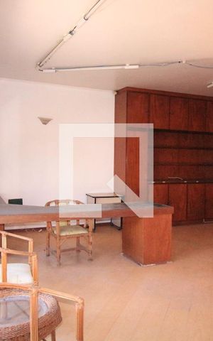 Casa à venda com 240m², 4 quartos e 4 vagasSala