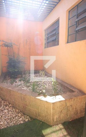 Casa à venda com 240m², 4 quartos e 4 vagasFachada