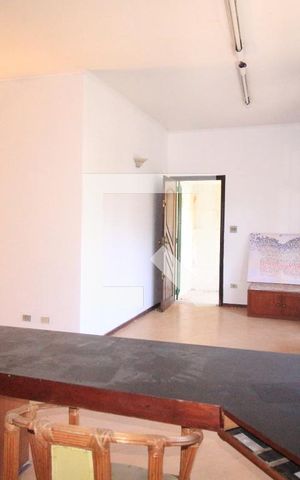 Casa à venda com 240m², 4 quartos e 4 vagasSala