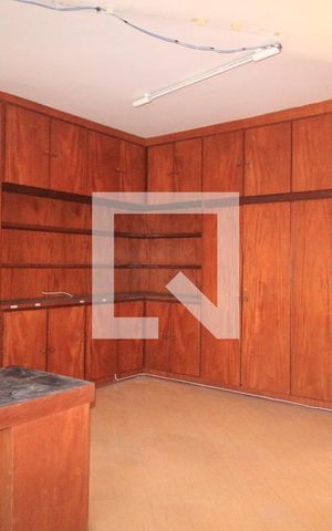 Casa à venda com 240m², 4 quartos e 4 vagasSala