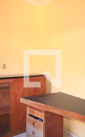 Casa à venda com 240m², 4 quartos e 4 vagasQuarto de Serviço
