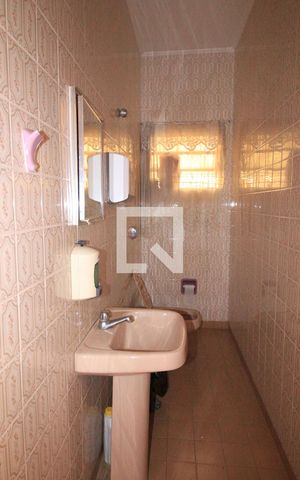 Casa à venda com 240m², 4 quartos e 4 vagasLavabo