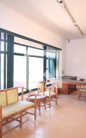 Casa à venda com 240m², 4 quartos e 4 vagasSala