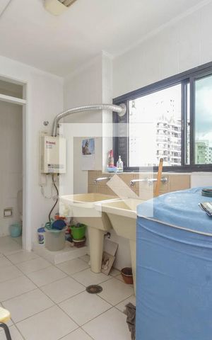 Apartamento à venda com 370m², 3 quartos e 2 vagas Apartamento à venda com 370m², 3 quartos e 2 vagasÁrea de Serviço