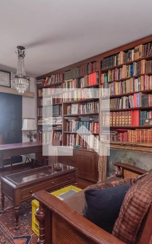 Apartamento à venda com 370m², 3 quartos e 2 vagas Apartamento à venda com 370m², 3 quartos e 2 vagasQuarto 3 - Escritório