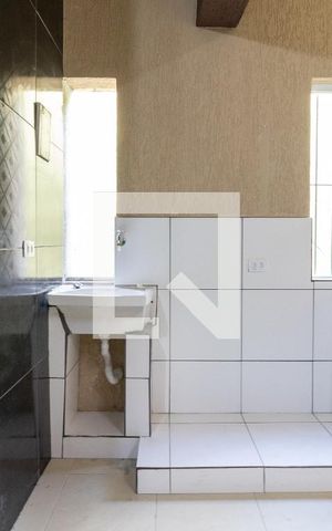 Casa para alugar com 30m², 1 quarto e sem vagaCozinha e Área de Serviço