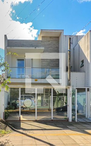 Casa à venda com 145m², 3 quartos e 3 vagas Casa à venda com 145m², 3 quartos e 3 vagasFachada