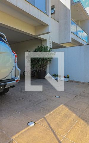 Casa à venda com 145m², 3 quartos e 3 vagas Casa à venda com 145m², 3 quartos e 3 vagasGaragem