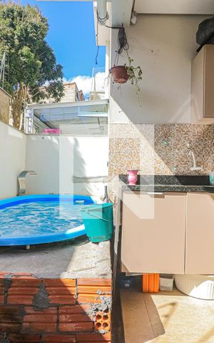Casa à venda com 145m², 3 quartos e 3 vagas Casa à venda com 145m², 3 quartos e 3 vagasQuintal
