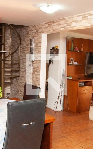 Casa à venda com 300m², 5 quartos e 3 vagas Casa à venda com 300m², 5 quartos e 3 vagasSala