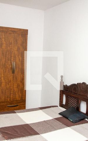 Casa à venda com 300m², 5 quartos e 3 vagas Casa à venda com 300m², 5 quartos e 3 vagasQuarto de Serviço