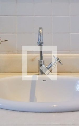 Casa à venda com 380m², 4 quartos e 3 vagasBanheiro da Suíte 1