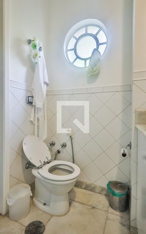 Casa à venda com 380m², 4 quartos e 3 vagasBanheiro da Suíte 4