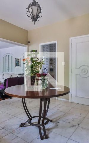 Casa à venda com 380m², 4 quartos e 3 vagasSala de Estar