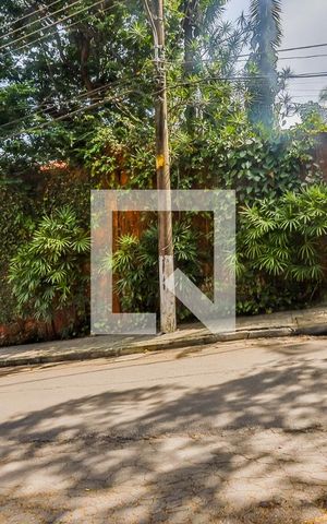 Casa à venda com 380m², 4 quartos e 3 vagasFachada