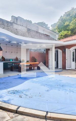 Casa à venda com 380m², 4 quartos e 3 vagasÁrea comum - Piscina