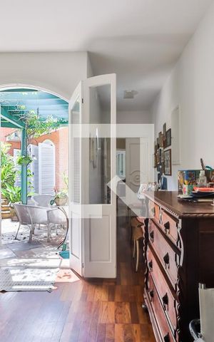 Casa à venda com 380m², 4 quartos e 3 vagasSala 2