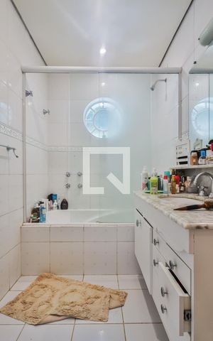 Casa à venda com 380m², 4 quartos e 3 vagasBanheiro da Suíte 3