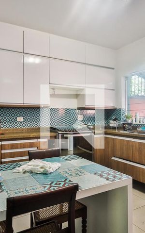 Casa à venda com 380m², 4 quartos e 3 vagasCozinha