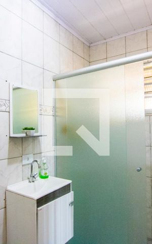 Casa à venda com 400m², 2 quartos e 2 vagas Casa à venda com 400m², 2 quartos e 2 vagasBanheiro