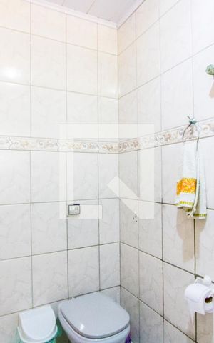 Casa à venda com 400m², 2 quartos e 2 vagas Casa à venda com 400m², 2 quartos e 2 vagasBanheiro