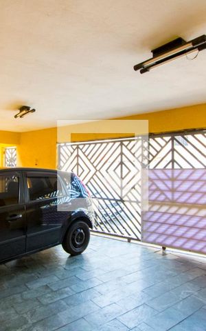 Casa à venda com 400m², 2 quartos e 2 vagas Casa à venda com 400m², 2 quartos e 2 vagasGaragem